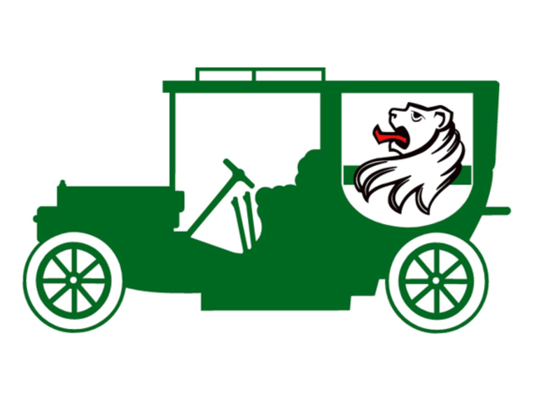Eine stilisierte grüne Kutsche mit einem Wappen, das einen rot-weißen Löwen zeigt, ist auf weißem Hintergrund dargestellt.