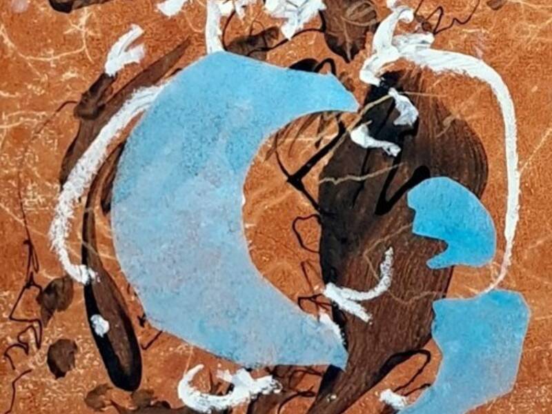 Das Bild zeigt ein abstraktes Gemälde mit blauen, braunen und weißen Pinselstrichen auf einem orangefarbenen Hintergrund.
